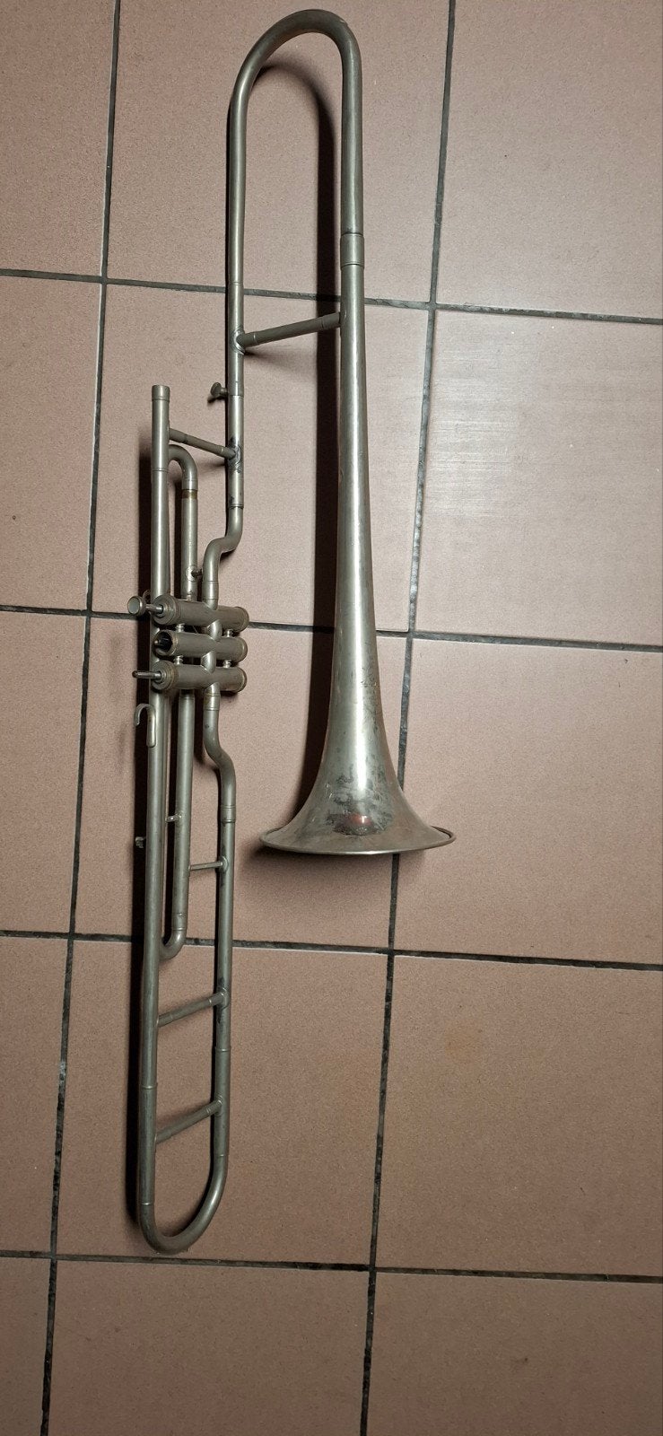 Ventiel trombone voor decoratie, Muziek en Instrumenten, Ophalen
