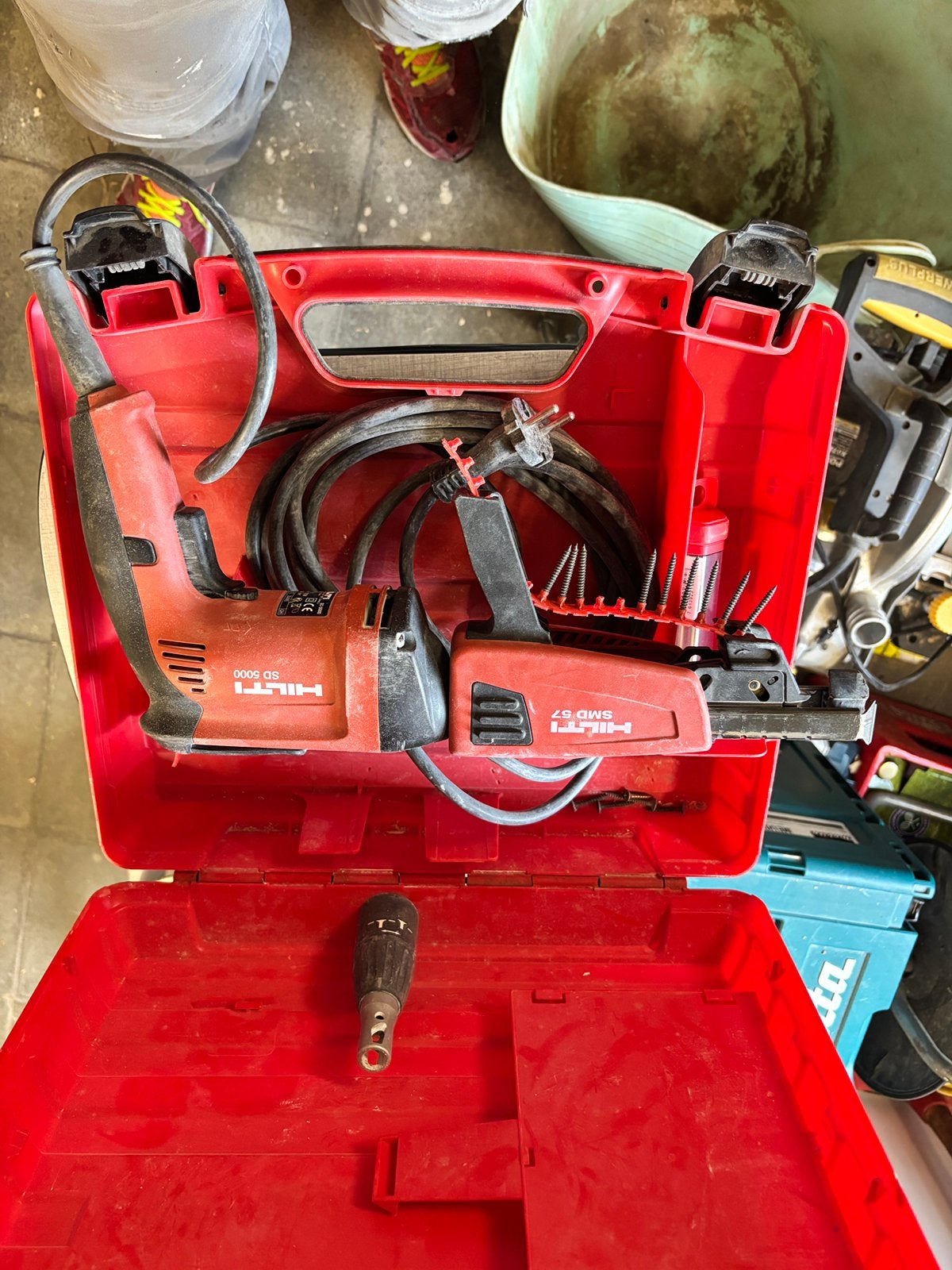 Hilti Sd5000 & SMD 57 gyproc schroefmachine + vijzen, Ophalen