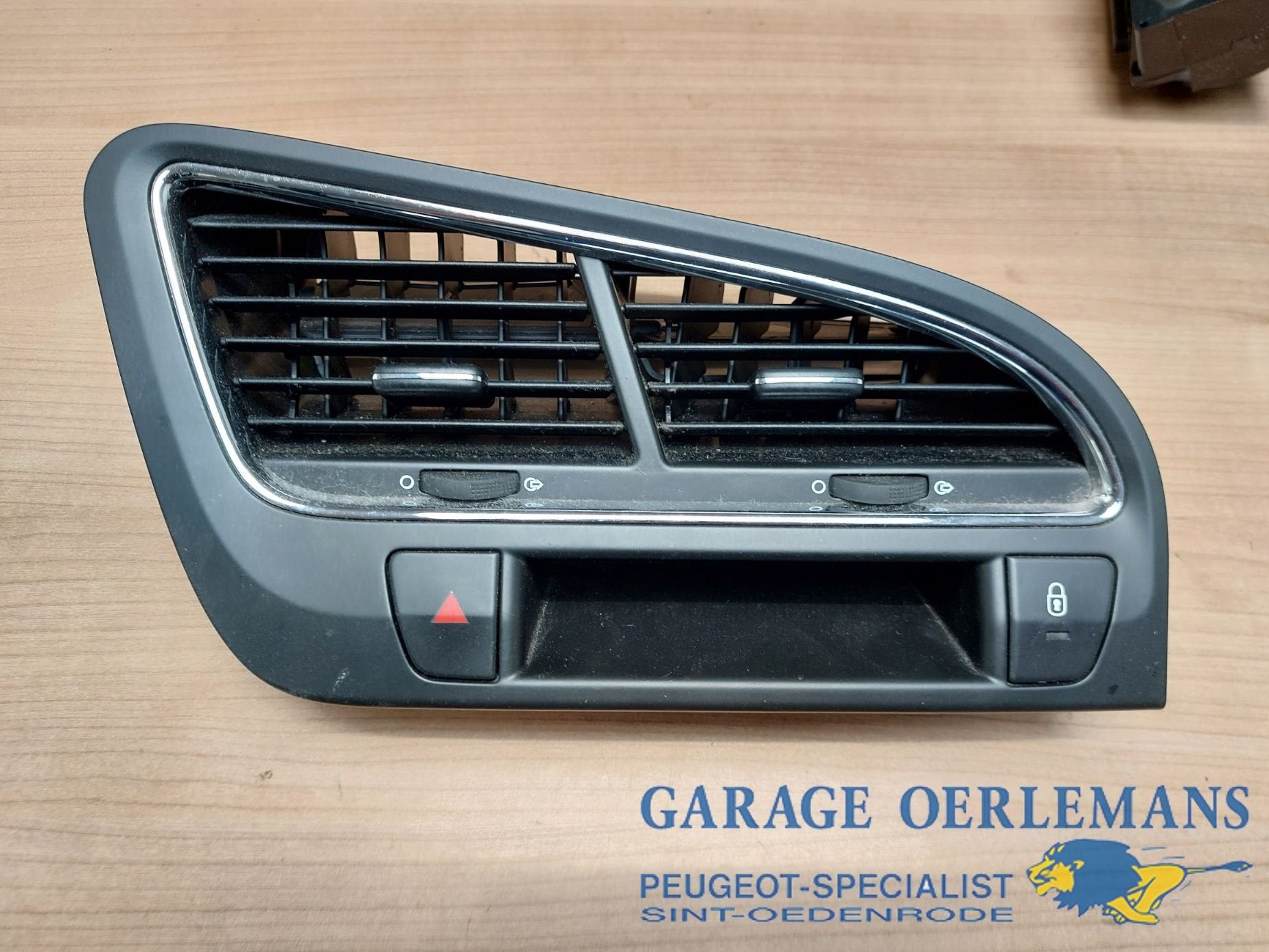 luchtrooster dashboard peugeot 5008, 9686527977, -, Utilisé, -, ARN reconnu