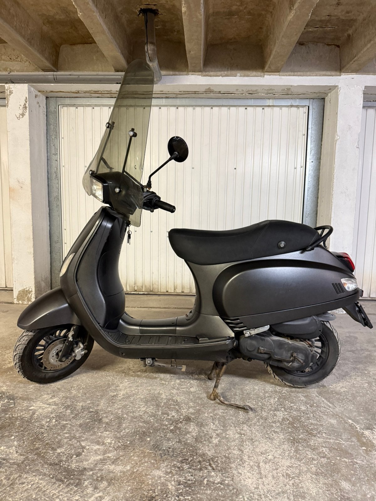 BTC Riva Classe B 2018 – 13.000 km, Vélos & Vélomoteurs, Scooters | Vespa, Comme neuf, Classe B (45 km/h), Essence, Enlèvement