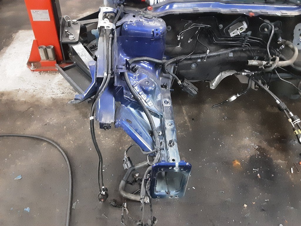 PARE BOUE AVANT DROIT Ford Fiesta 7 (01-2017/07-2023), Garde-boue, Avant, Henry-Ford-Straße  1
50735  Köln, DE, Ford-Werke GmbH