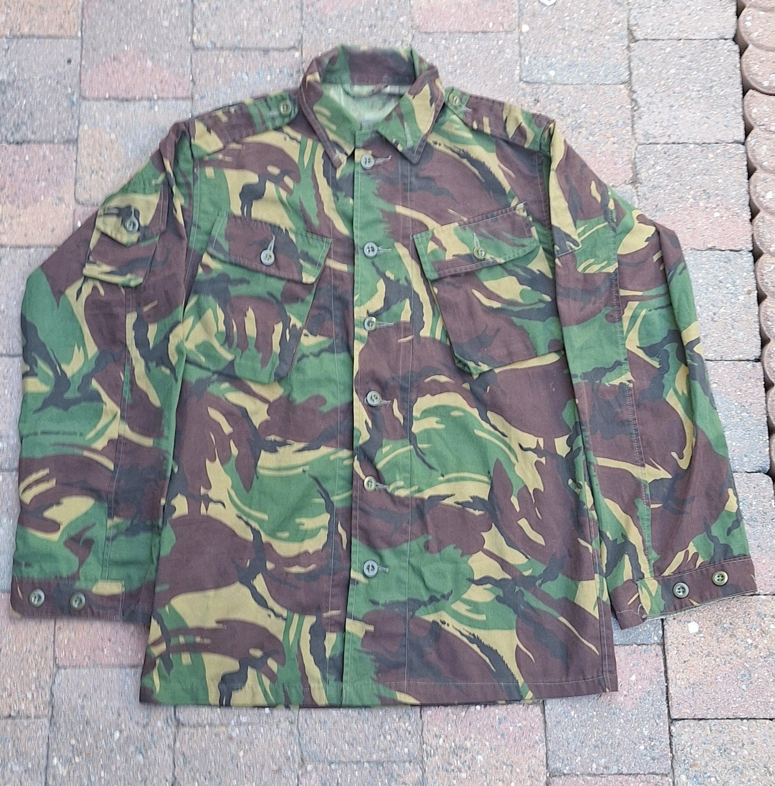 Veste Tropical Anglaise, Enlèvement