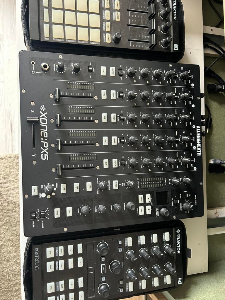 A&H Px5 met x1 mk2 en F1 kontrol met Traktor pro4, Musique & Instruments, Lumières & Lasers, Enlèvement, Comme neuf