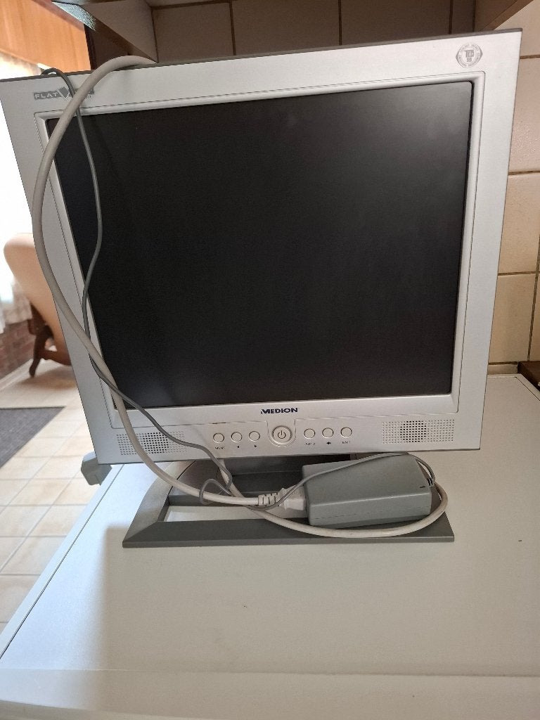 Twee Medion PC schermen, Computers en Software, Monitoren, Gebruikt, 101 t/m 150 Hz, HDMI, Overige typen