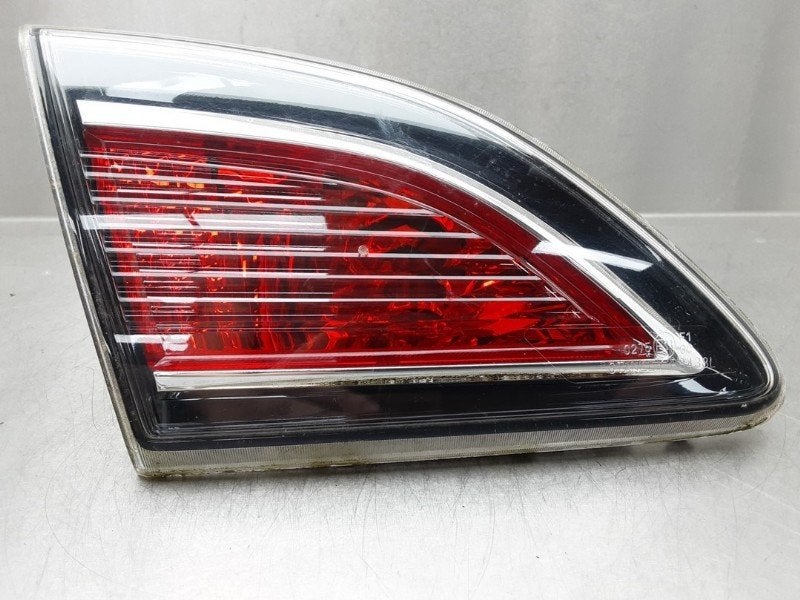 FEU ARRIÈRE GAUCHE 3 (BL12 / BLA2 / BLB2) (|BBM451160|), Utilisé, Mazda