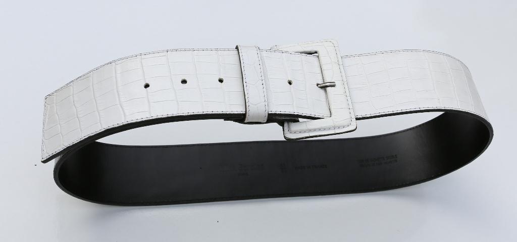 Mooie witte leren riem Mika Sarolea, Kleding | Dames, Riemen en Ceinturen, Heupriem, Ophalen of Verzenden, Zo goed als nieuw, 5 cm of meer