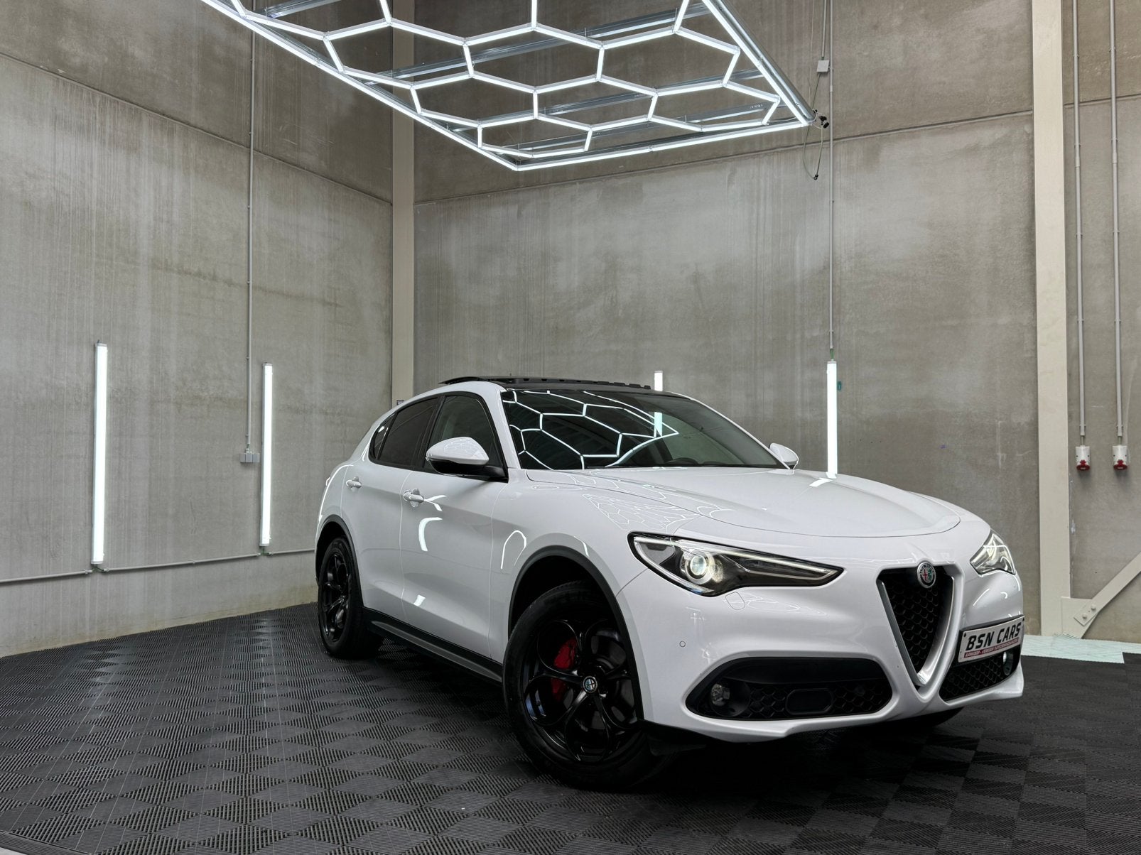 ALFA ROMEO STELVIO/PANO/CAMERA/LANE/MEMORY/FULL/GARANTIE, Automaat, Wit, Leder, SUV of Terreinwagen