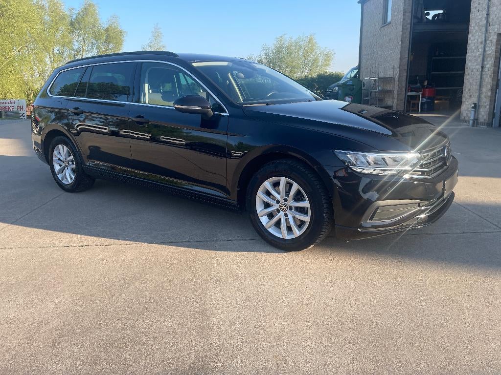 Vw Passat Variant 1.5 TSI Style Business  DSG - Automatic, Auto's, 4 cilinders, Zwart, Bedrijf, 1470 kg