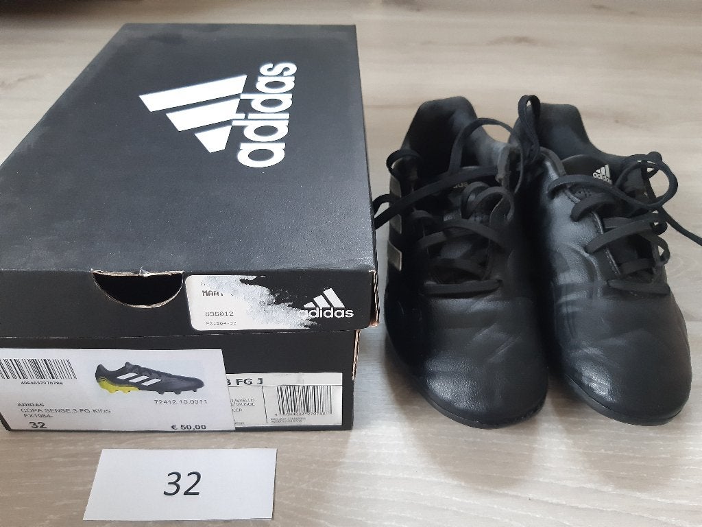 Voetbalschoenen adidas maat 32, Adidas, Ophalen of Verzenden, Zo goed als nieuw, Jongen of Meisje