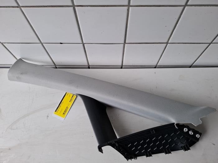 Protection montant A gauche d'un Volkswagen Golf Sportsvan, Volkswagen, -, 3 mois de garantie, Utilisé