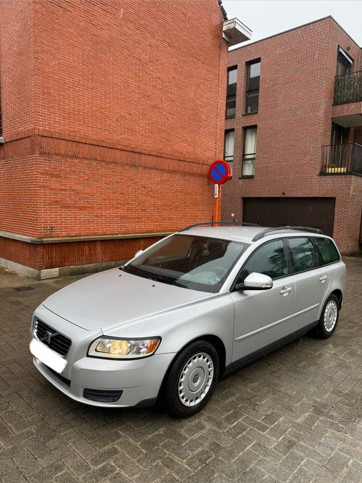 Volvo v50 1.6D 2009 Euro 5 Gekeurd voor verkoop, Auto's, Volvo, Euro 5, Zwart, 5 deurs, Particulier