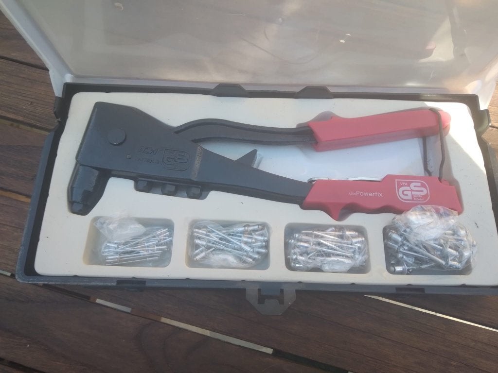 PINCE A RIVETER AVEUGLE AVEC RIVETS  POWERFIX  NEUVE, Bricolage & Construction, Enlèvement ou Envoi, Neuf, Pince, Autres marques