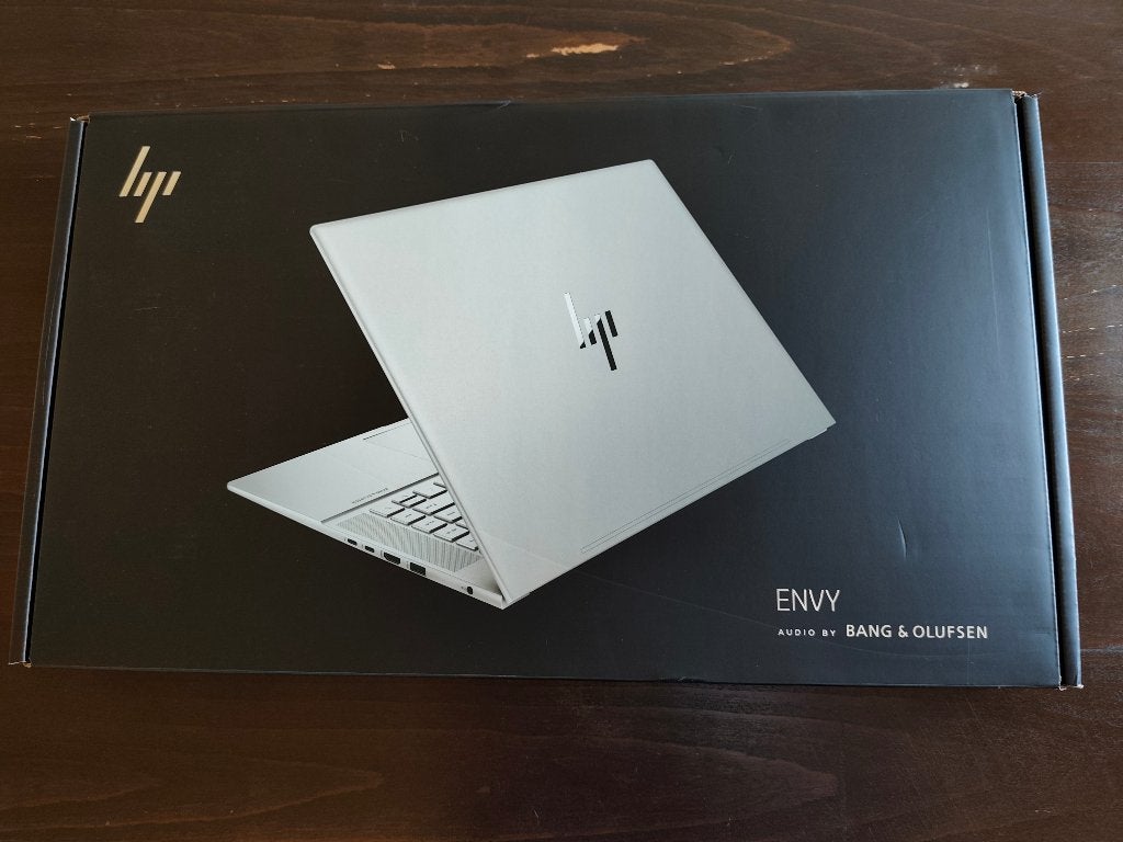 HP ENVY 16"OLED+ Souris spectre, Hp, 16 pouces, Comme neuf, 4 Ghz ou plus