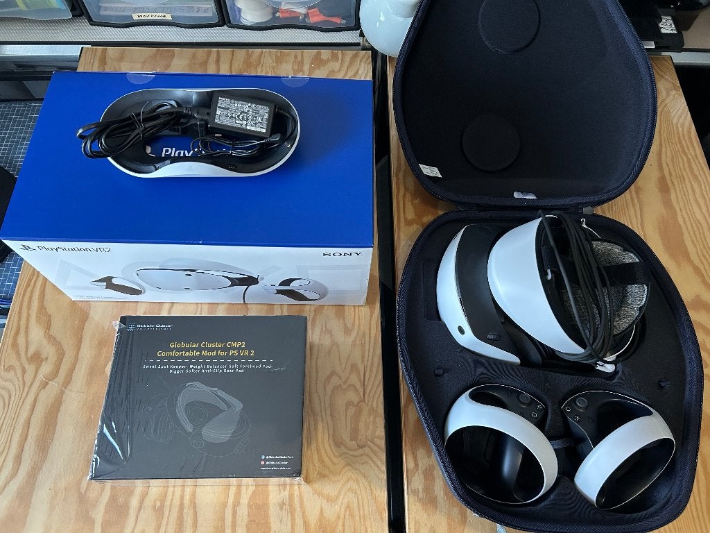 Playstation VR2 set: charging dock, case en head strap mod, Ophalen of Verzenden, Zo goed als nieuw, VR-bril, Sony PlayStation