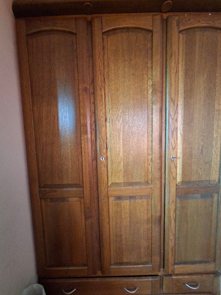 Armoire comme neuf, Enlèvement