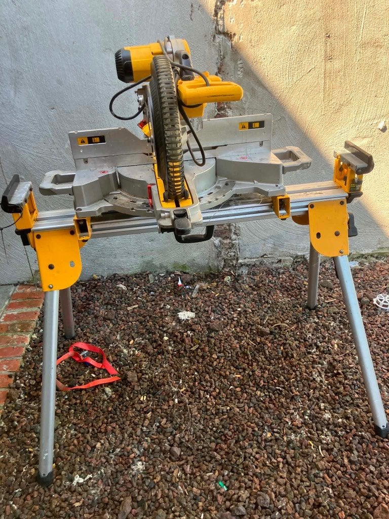 Verstekzaag met onderstel DeWalt, Ophalen, Zo goed als nieuw