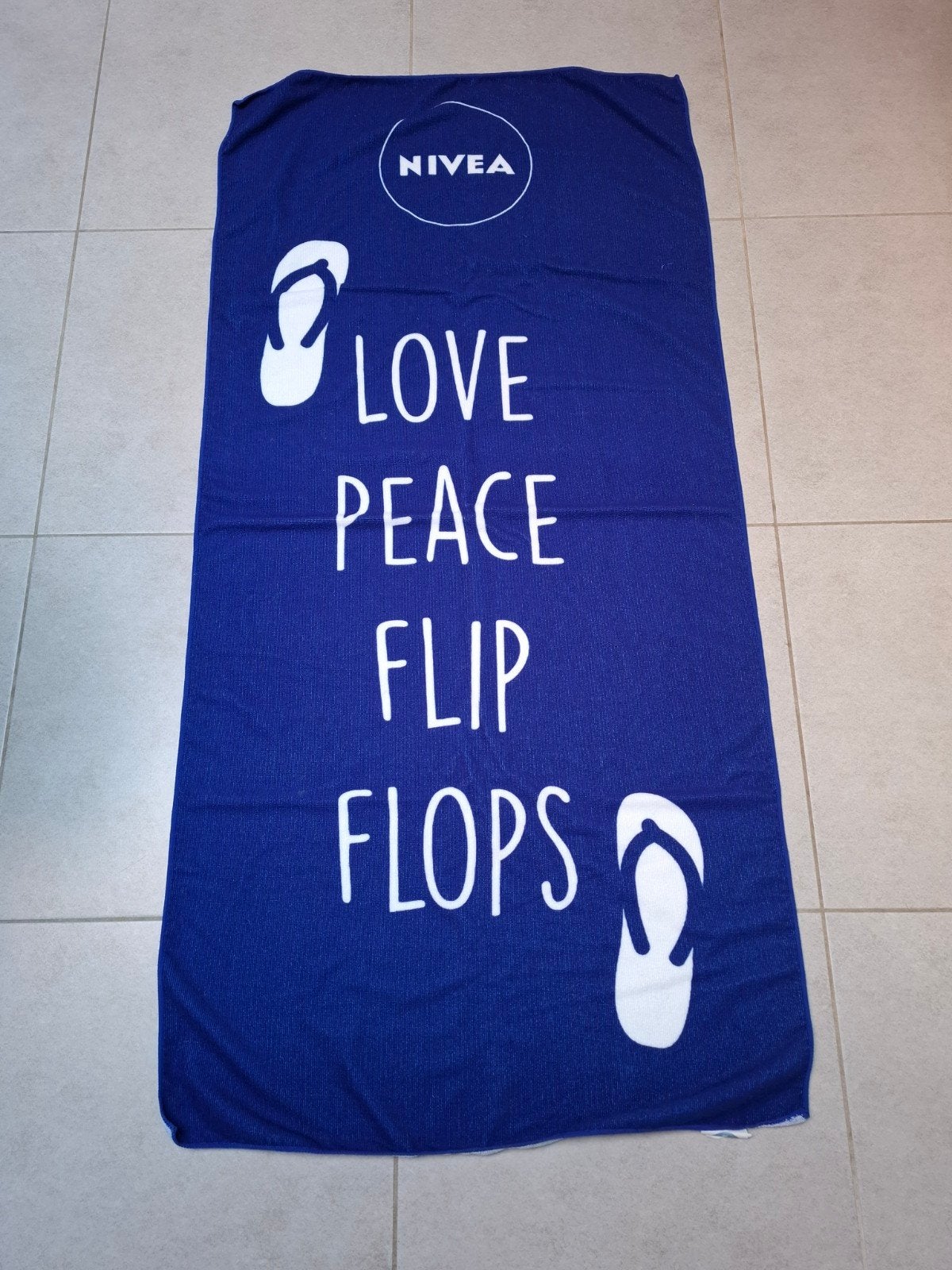 2 strandlakens Nivea, Enlèvement
