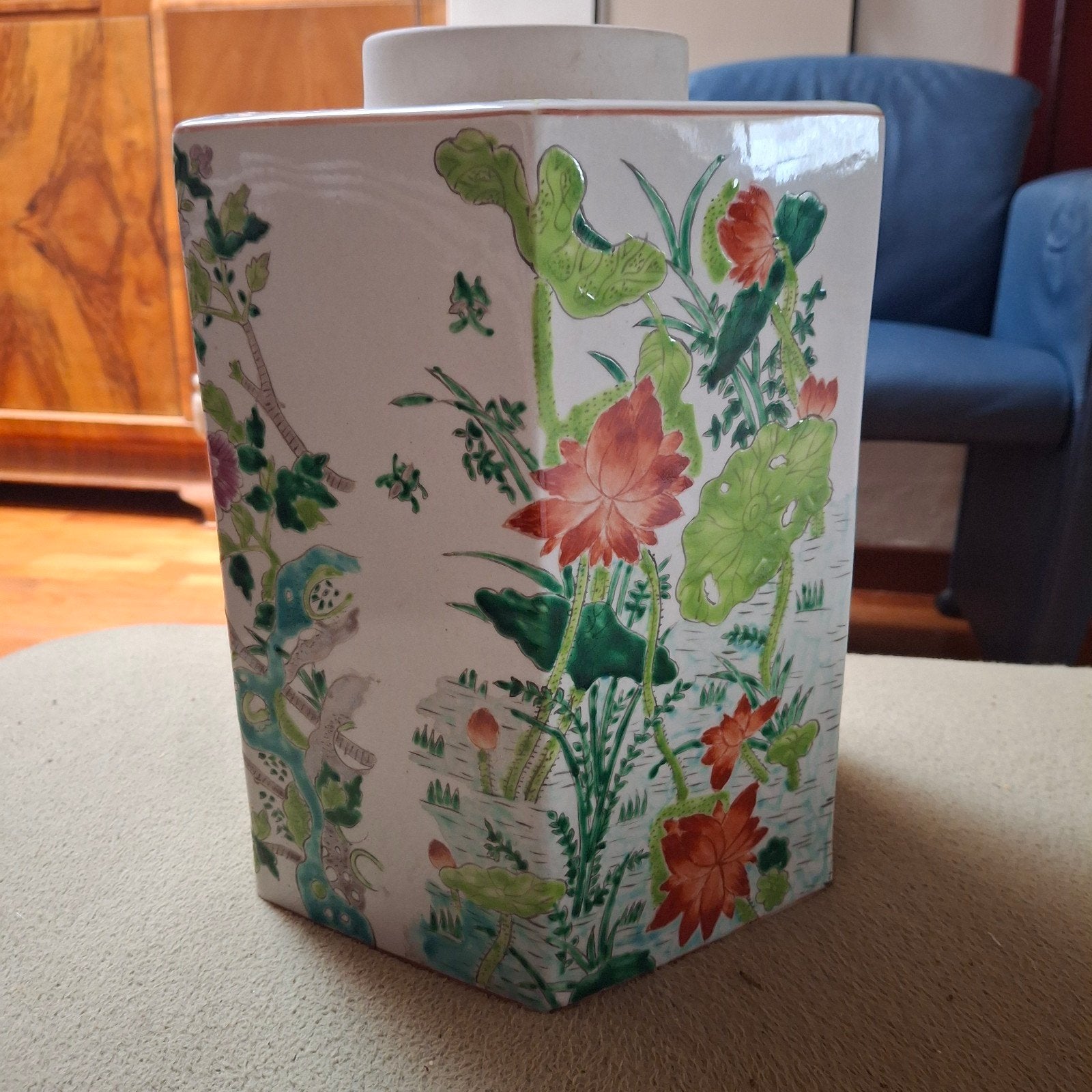vase chinois, Enlèvement