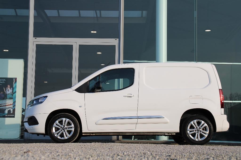 TOYOTA PROACE CITY 1.2T Automaat 131 PK *CAMERA*NAVI*, 4 deurs, Stof, ProAce, Wit