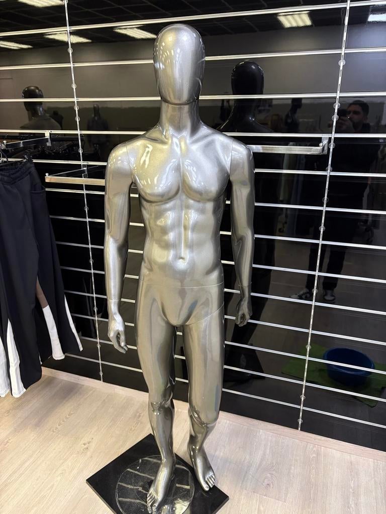 Mannequin homme finition brillante, Enlèvement