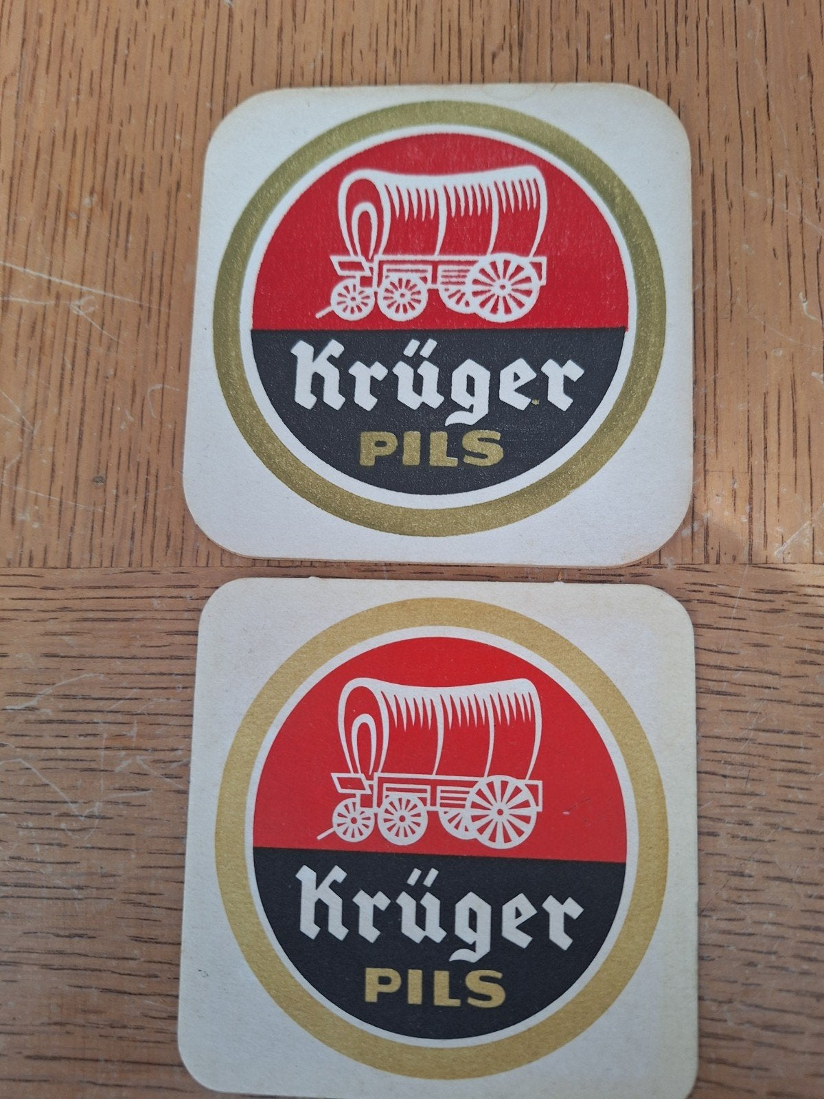 2 verschillende oude bierviltjes brouwerij Kruger Eeklo, Verzamelen, Ophalen of Verzenden