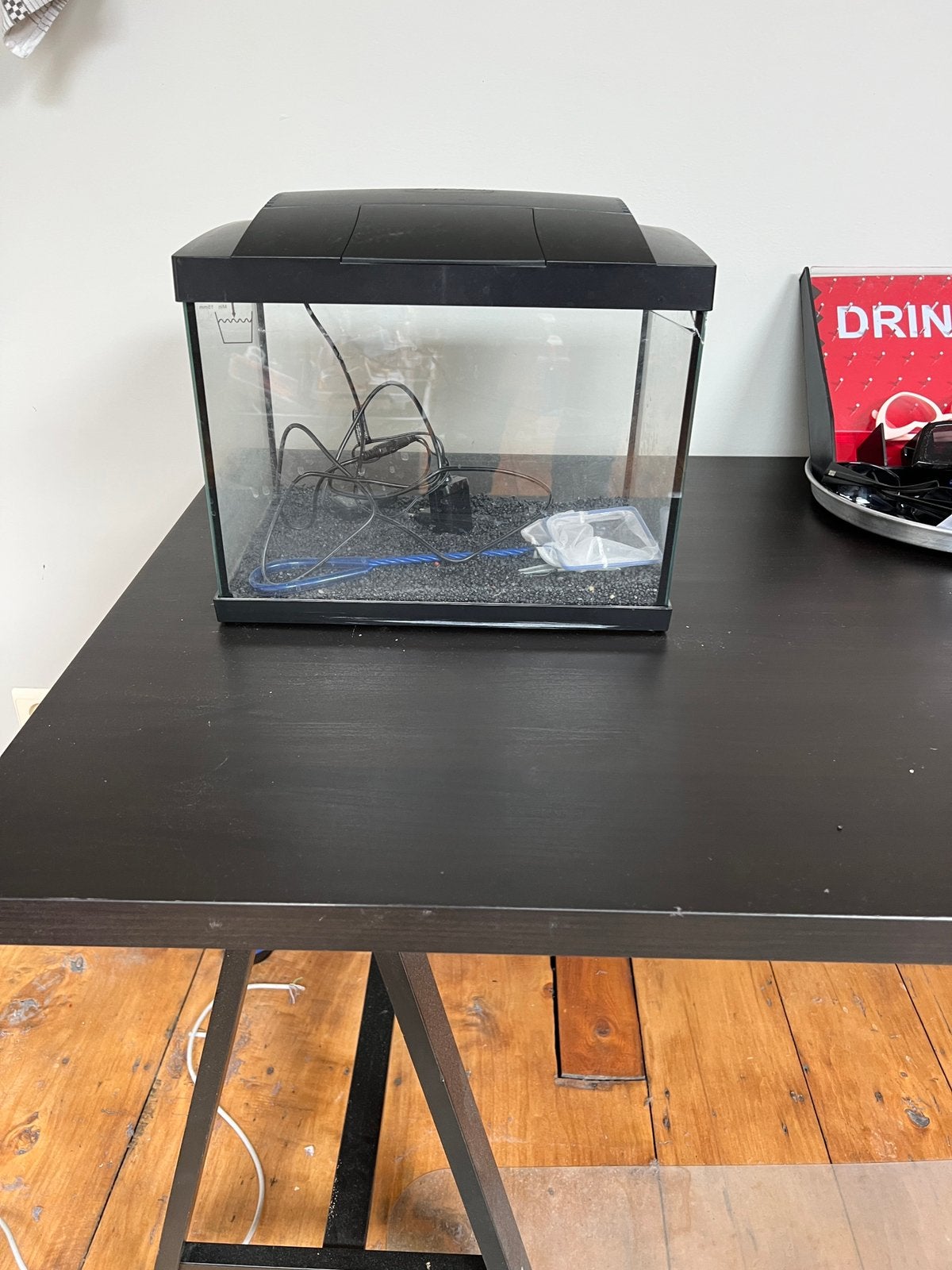 Petit aquarium à donner avec eclairage, Enlèvement, Utilisé