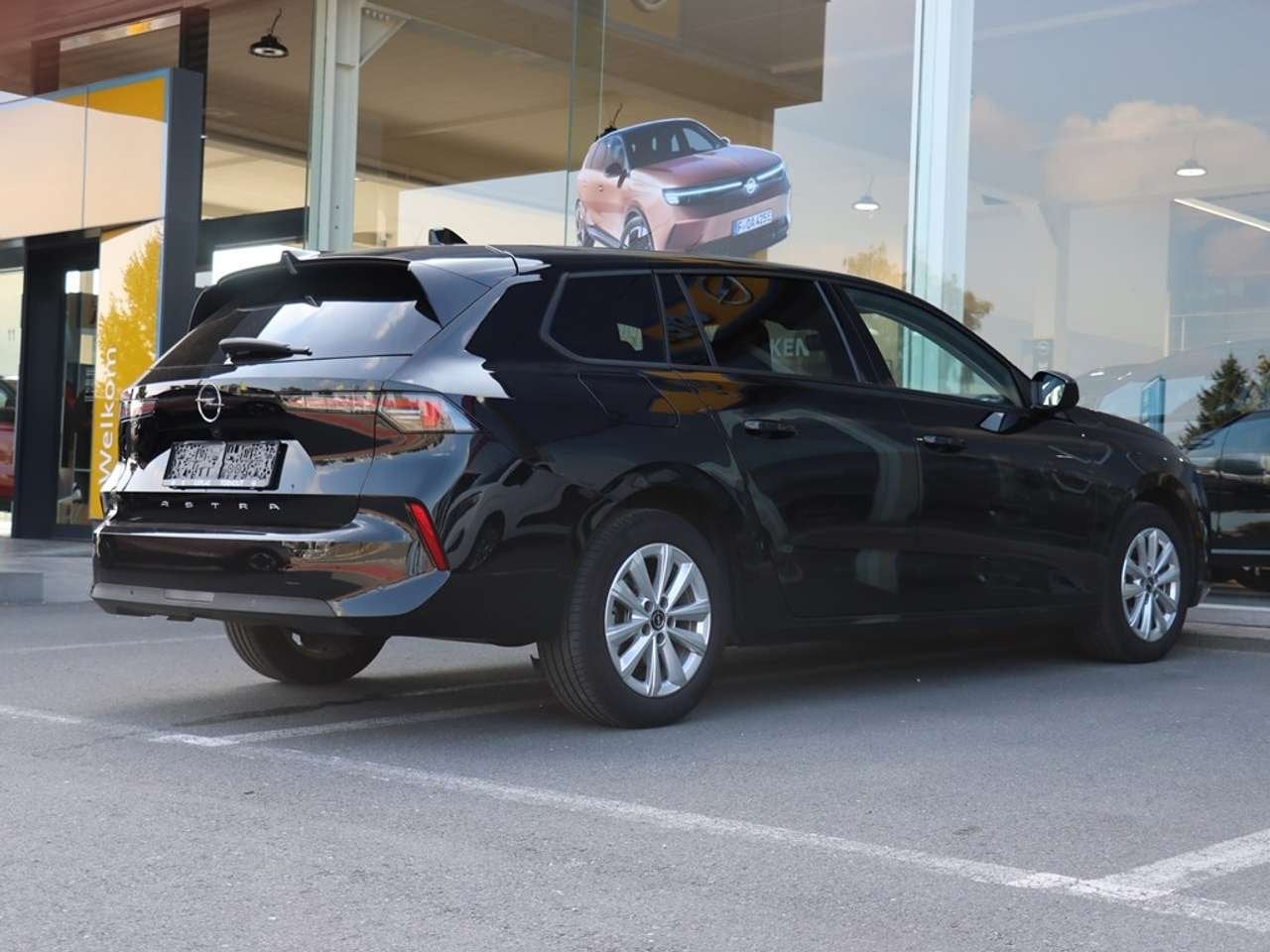 Opel Astra EDITION 1.2T MT6 110PK |CARPLAY|CAMERA|KEYLESS|Z, 0 kg, 1199 cc, 0 kg, Zwart