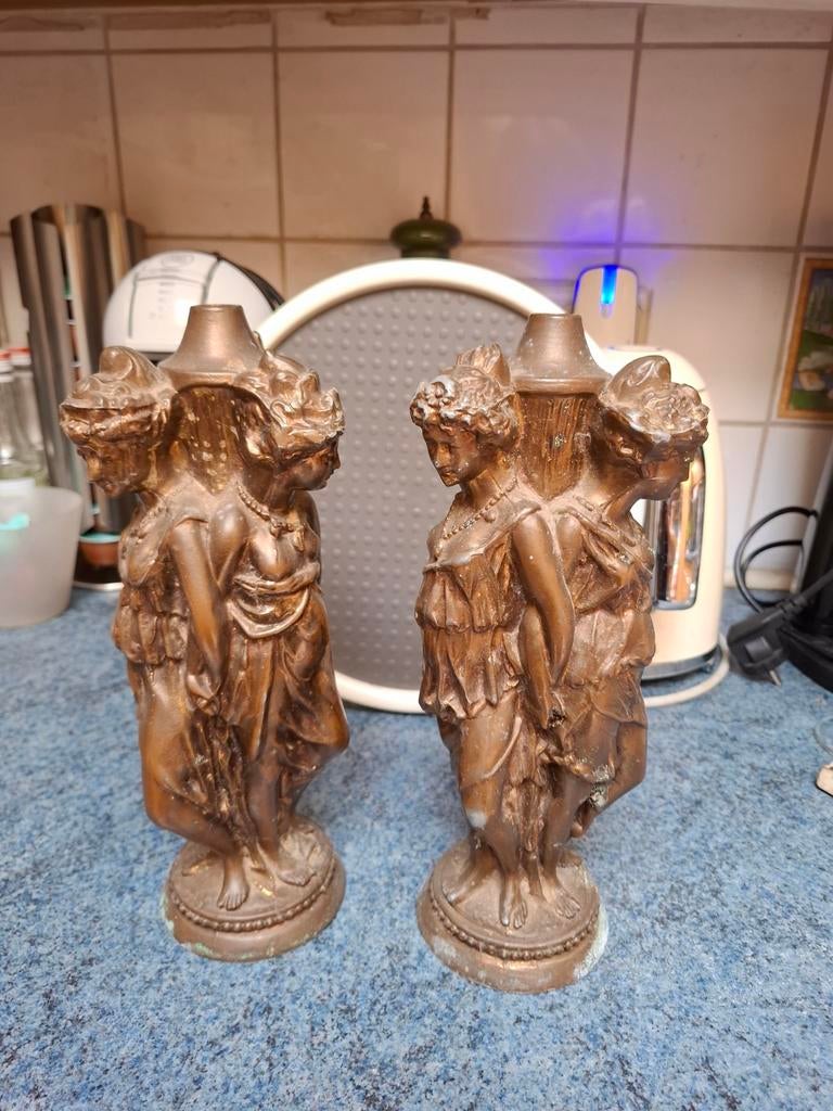 Statuettes ancien lampadaire cuivré  matière  assez  lourde, Enlèvement ou Envoi