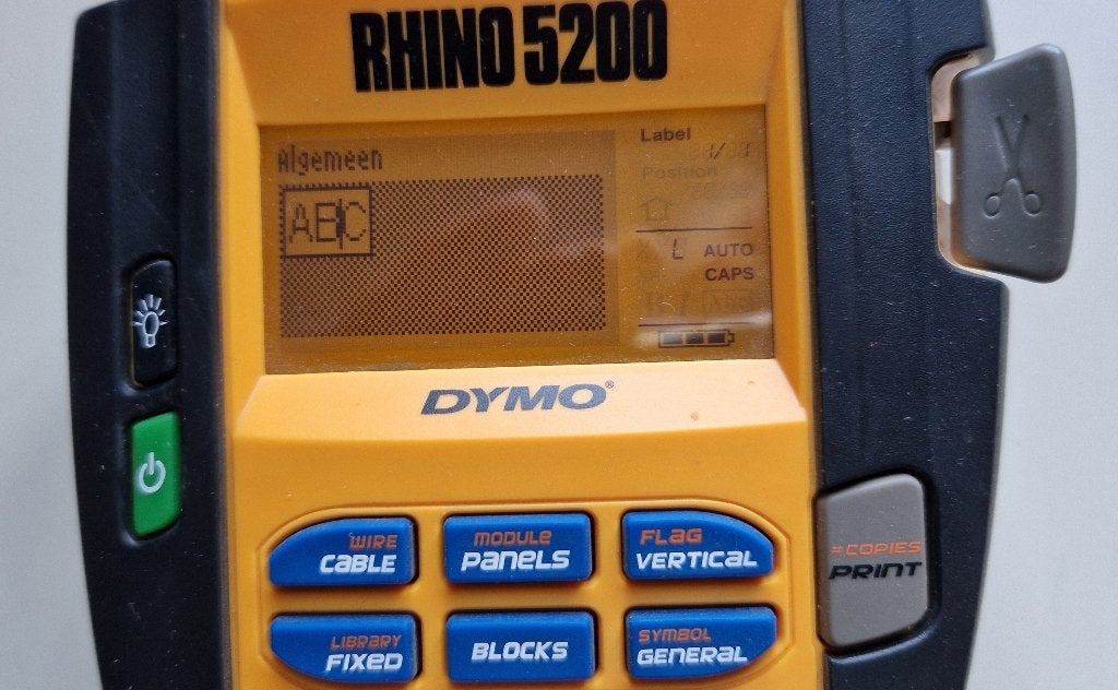 Dymo RHINO 5200 labelprinter met 8 cassettes, Computers en Software, Ophalen of Verzenden, Gebruikt, Tape-label, Dymo