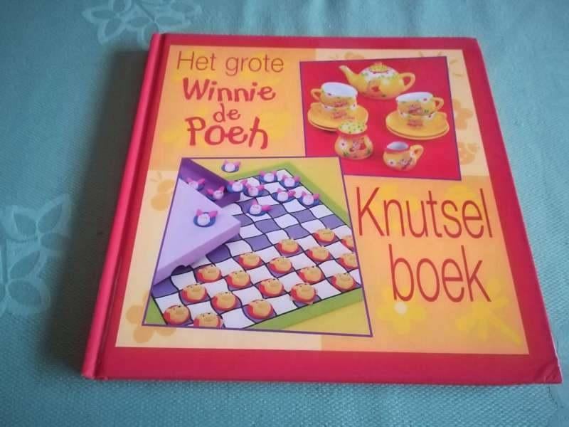 Het grote Winnie de Poeh knutselboek, Ophalen of Verzenden, Gelezen, Jongen of Meisje