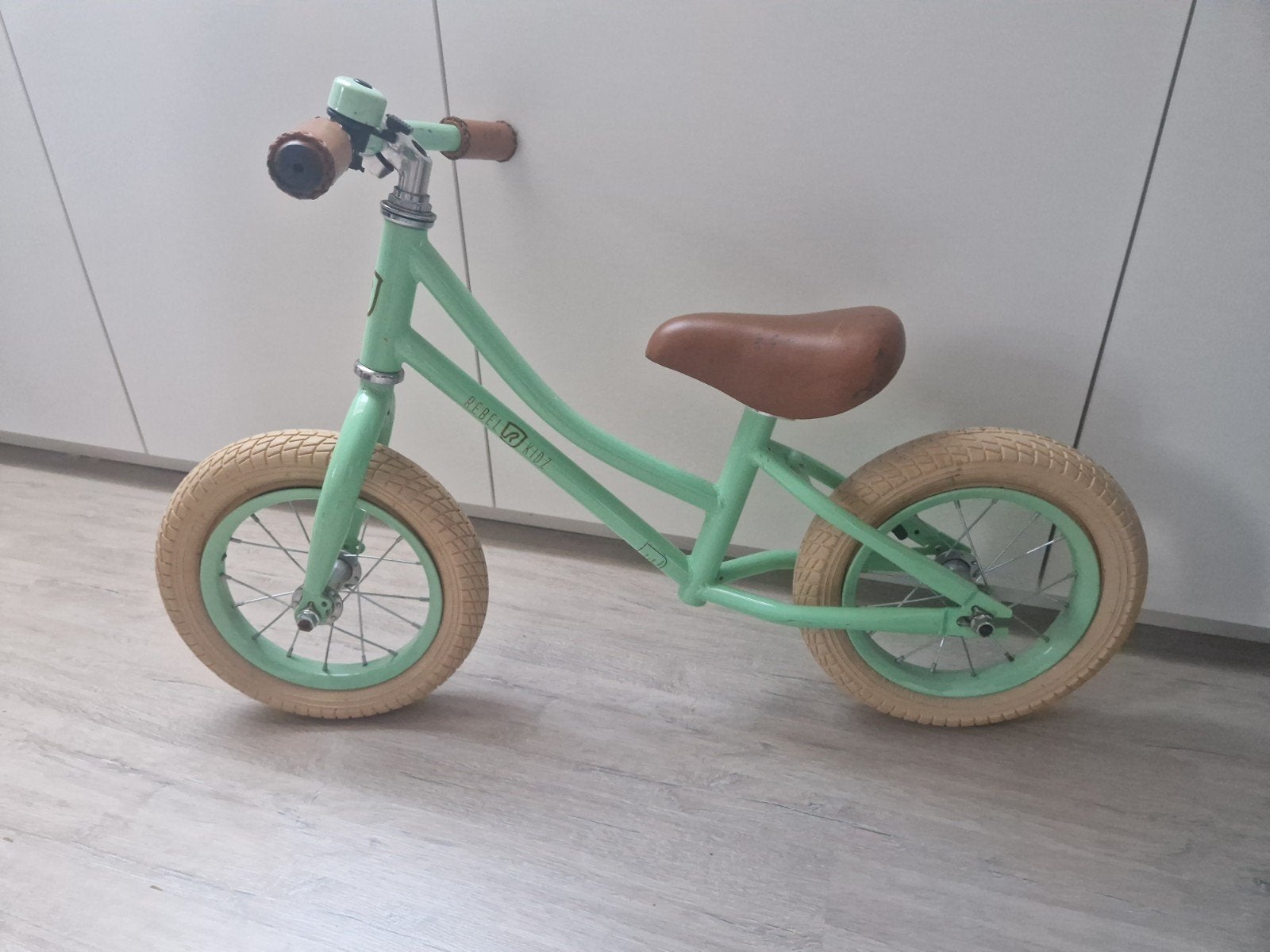 Kinderfietsje Rebel Kidz - bandjes plat, Fietsen en Brommers, Ophalen, Gebruikt, Rebel kidz