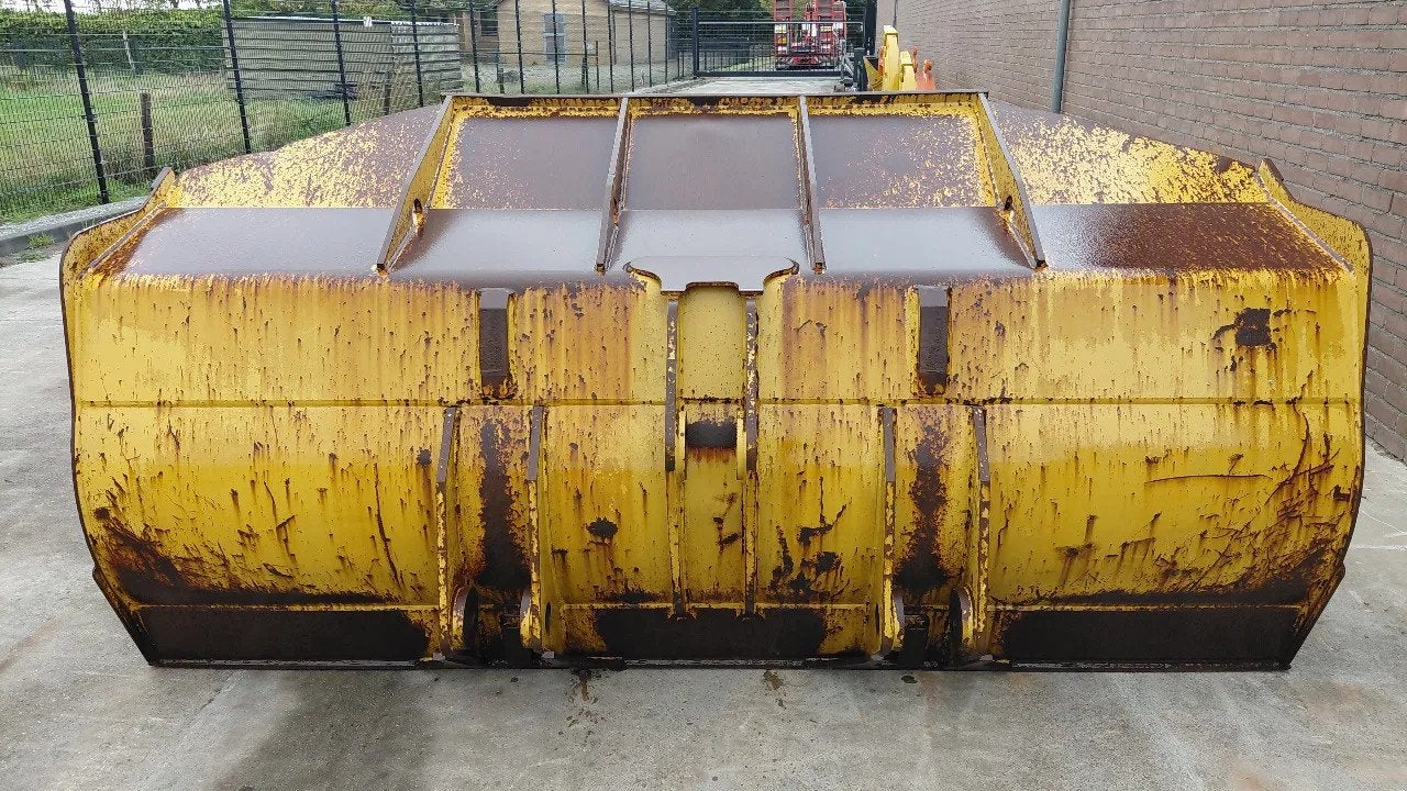 Caterpillar 950 / 962 loader bucket with teeth (bj 2025)