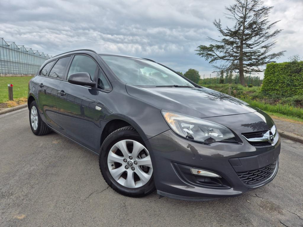 Opel astra cosmo 1.4 benzine Turbo bj 2014 136dkm Airco Navi, Auto's, Voorwielaandrijving, Euro 5, Zwart, 4 cilinders