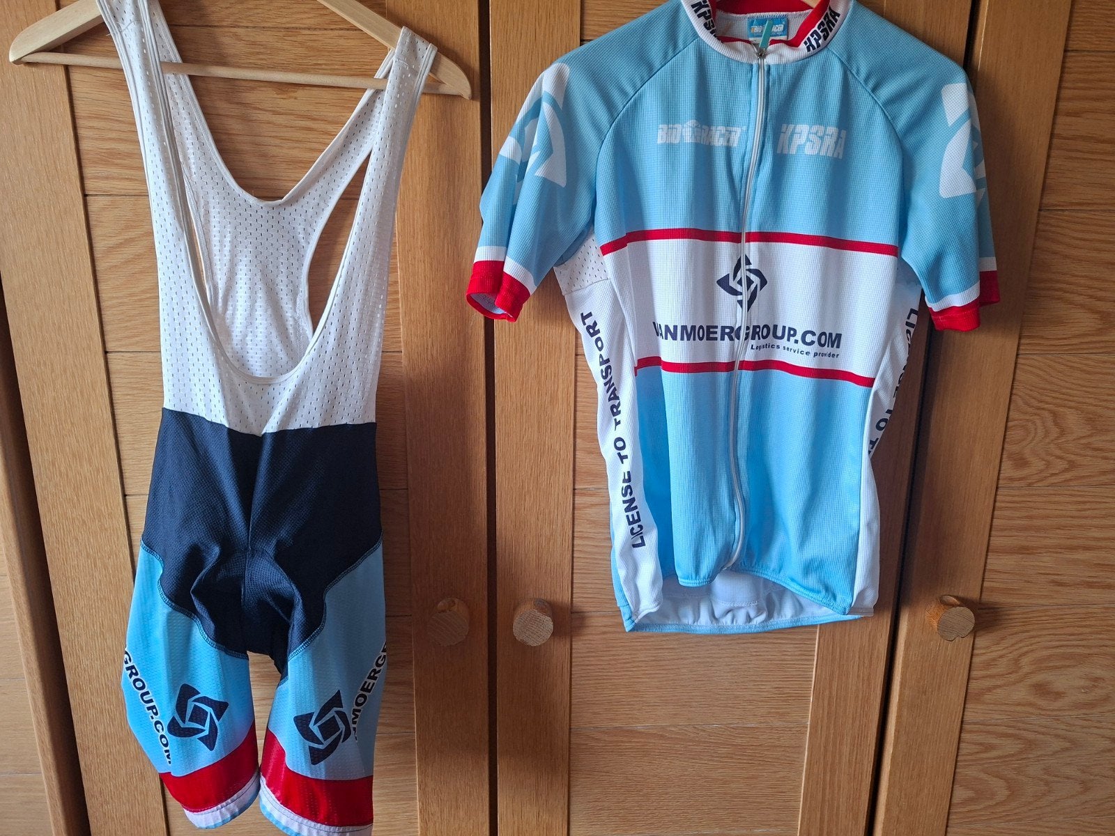 Wielrennerstenue: fietsbroek en shirt maat 4, Ophalen, Zo goed als nieuw, M, Heren
