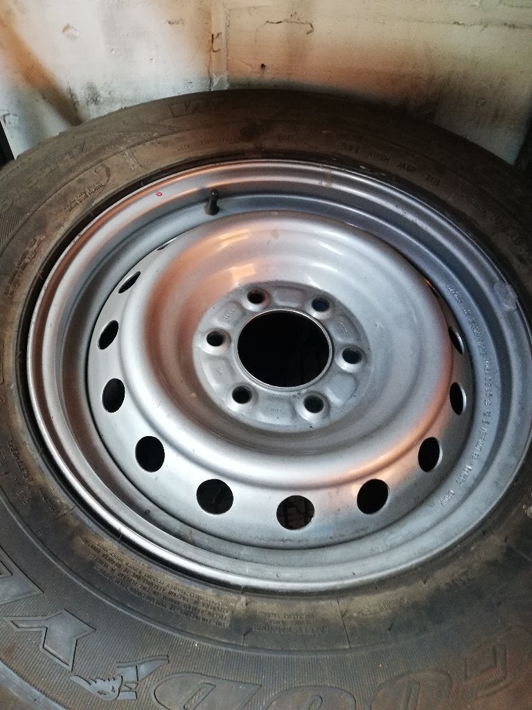 BAND OP VELG FORD RANGER + VELG, Ophalen, 265 mm, Banden en Velgen, Nieuw