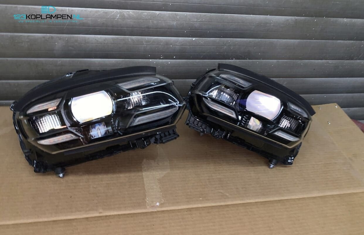 Porsche Taycan Full LED koplamp koplampen links rechts, Ophalen, Gebruikt, -, -