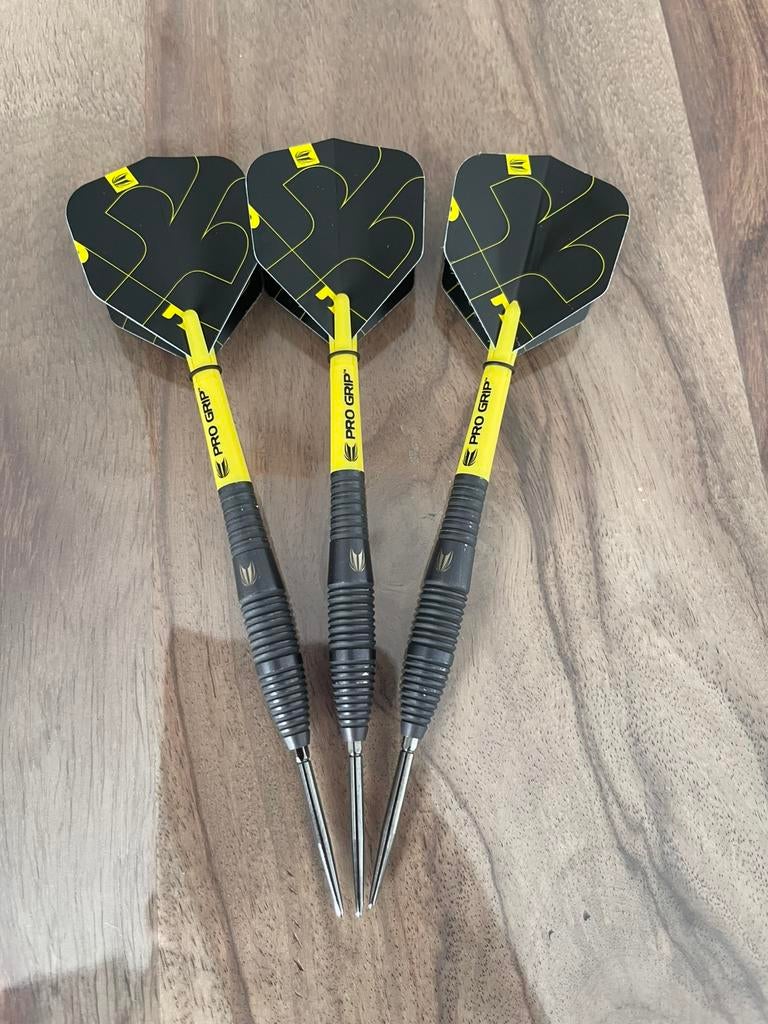 Target Bolide Void 05 24gr, Sport en Fitness, Darts, Ophalen of Verzenden, Zo goed als nieuw, Flights
