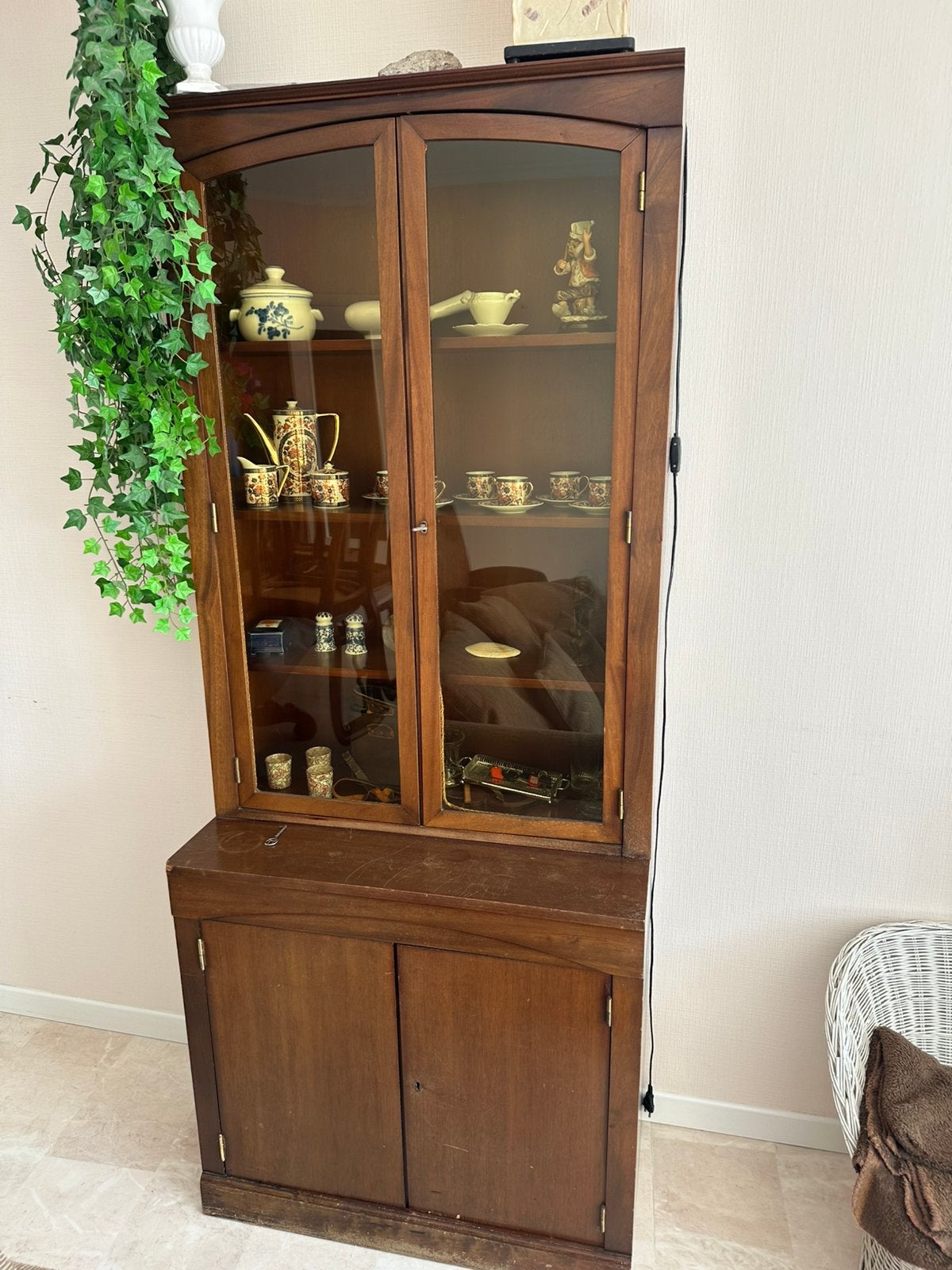 Vitrine kast, Huis en Inrichting, Kasten | Vitrinekasten, Ophalen, Zo goed als nieuw