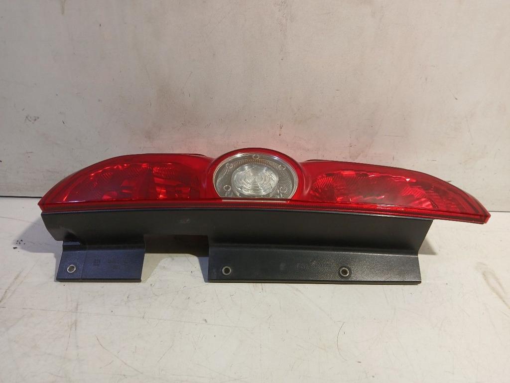 Achterlicht links buiten Opel Combo, Onderdelen@venauto.nl, Van der Ven Autorecycling B.V., Gebruikt, Ettenseweg 76, 4706 PB Roosendaal, The Netherlands