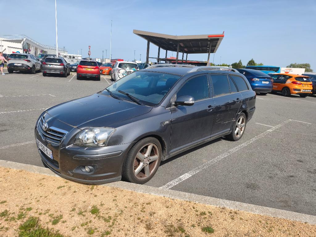 Toyota Avensis. D4D, Auto's, Toyota, Voorwielaandrijving, 75 kW, Avensis, 4 cilinders
