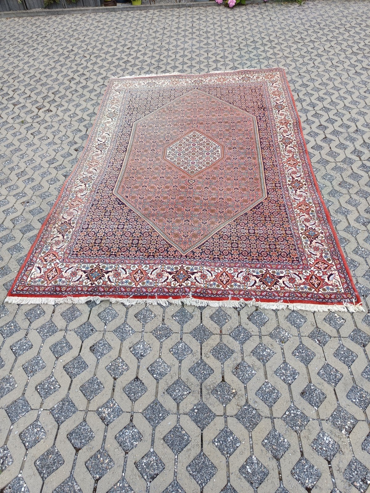 Tapis de laine, tissé à la main, Enlèvement