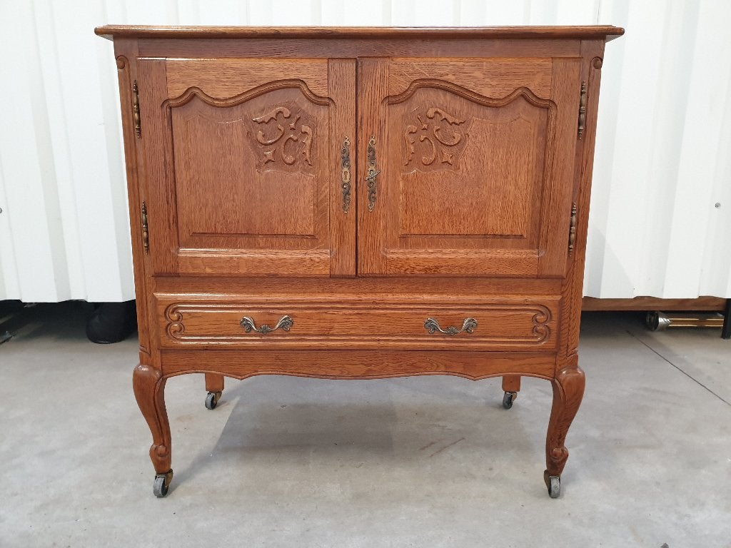 Louis XV Stijl buffetkast. Het kan geleverd worden., Ophalen, Gebruikt