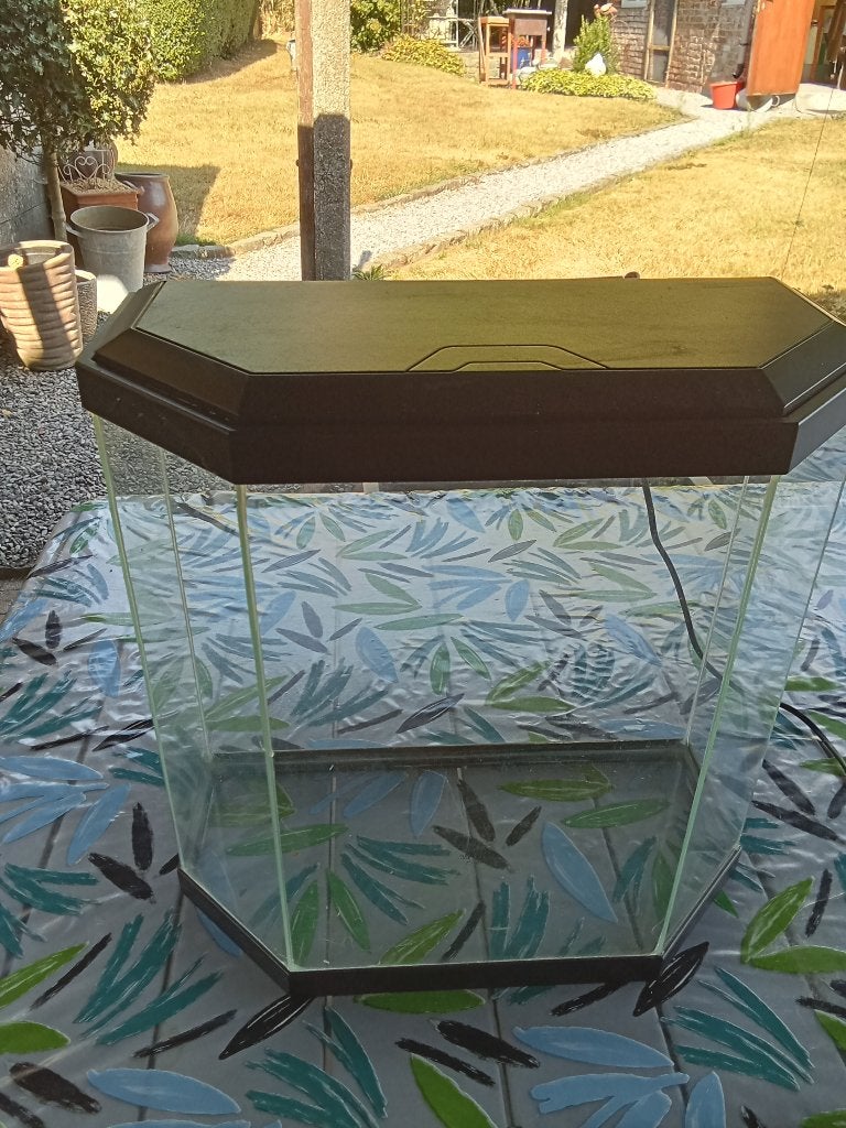 AQUARIUM, Ophalen, Zo goed als nieuw