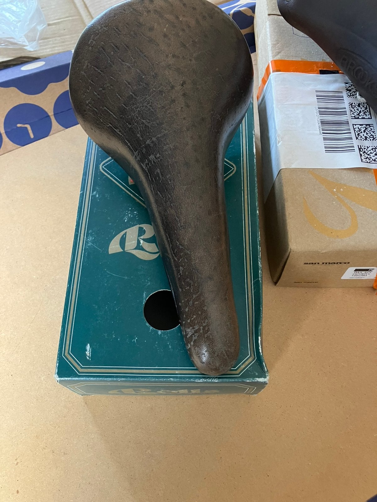 3 selles Brooks B17 Narrow et San Marco Rolls, Vélos & Vélomoteurs, Vélos Pièces, Envoi, Comme neuf, Selle