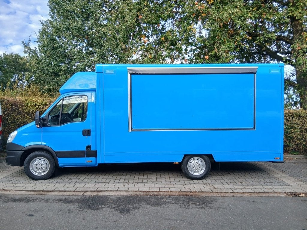 Foodtruck Iveco / Mercedes, Auto's, Automaat, Zwart, Overige bekleding, Diesel
