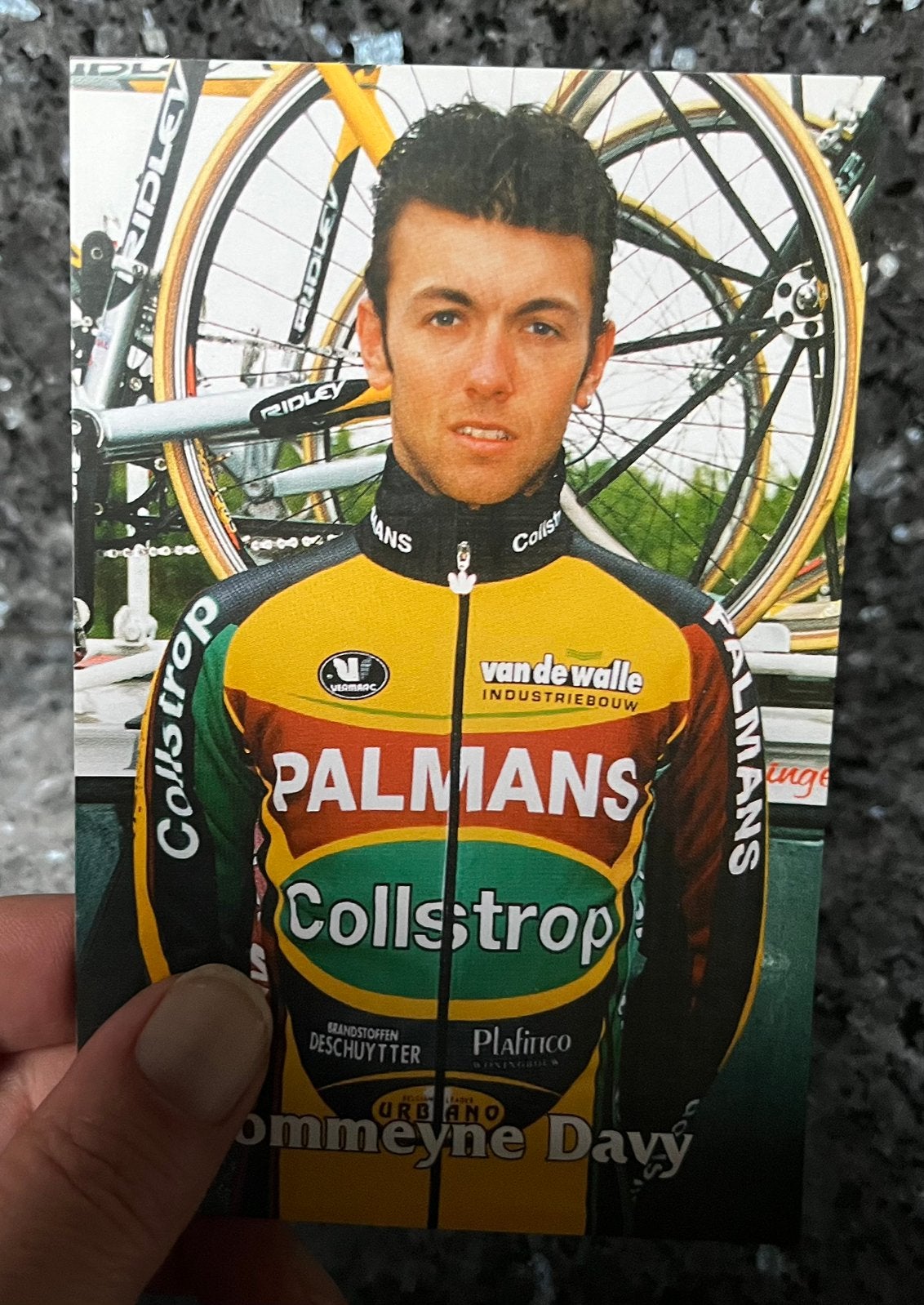 Le cycliste Davy Commeyne, Enlèvement, Comme neuf