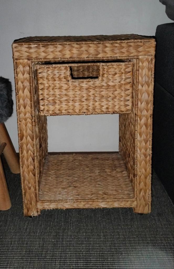 2 rieten kastjes, bijzettafeltjes, nachtkastjes -nette staat, Huis en Inrichting, Ophalen