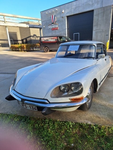 oldtimer, Auto's, Oldtimers, Voorwielaandrijving, 4 deurs, Zwart, Wit