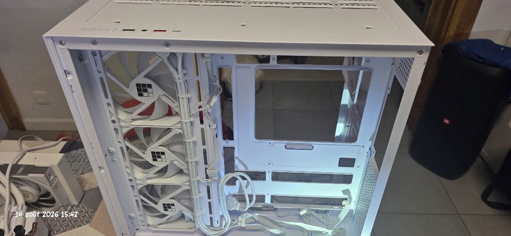 tour gaming pc blanche neuve, Informatique & Logiciels, Enlèvement ou Envoi, Neuf