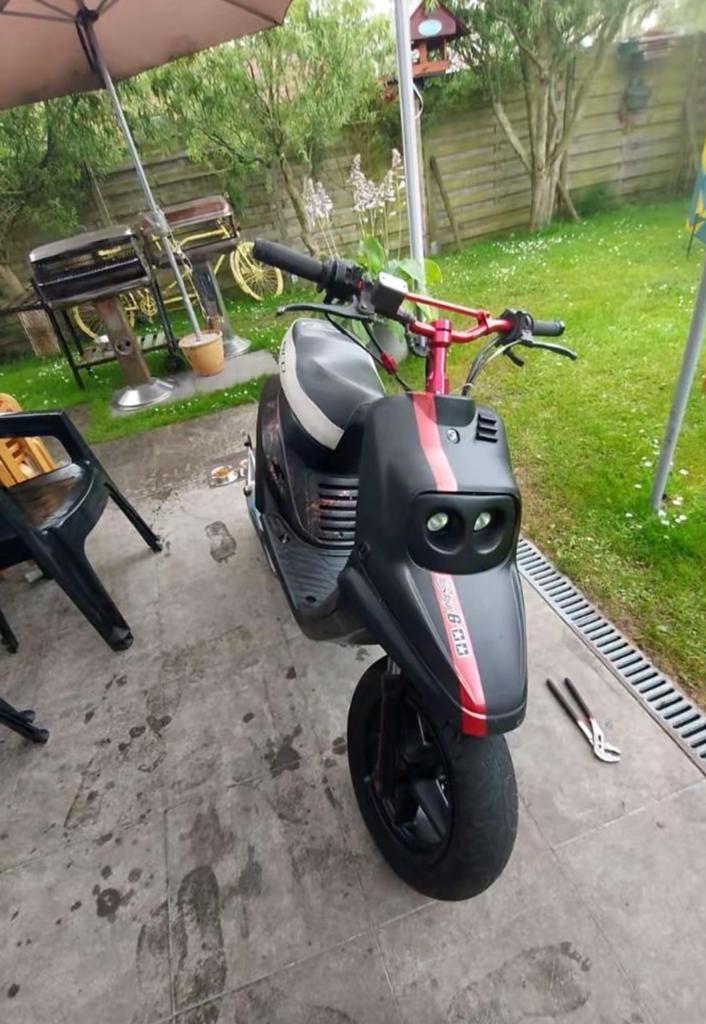 Gezocht! Mbk booster, Fietsen en Brommers, Ophalen, Zo goed als nieuw, Piaggio